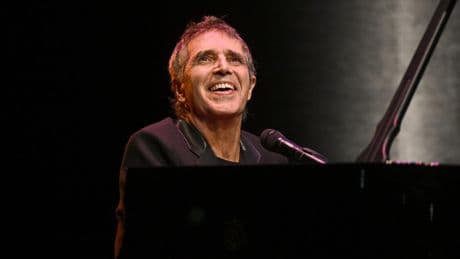 Musique : l’album « Une vie » de Julien Clerc, des existences traversées en chansons