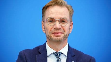 Steuerzahlerbund: Beamtenstatus auf den Prüfstand stellen
