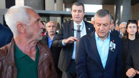 Özgür Özel, uğradığı saldırıya ilişkin konuştu: Kesinlikle planlı, CHP’ye ve muhalefete ‘Sokaktan çekilin’ mesajı verildi