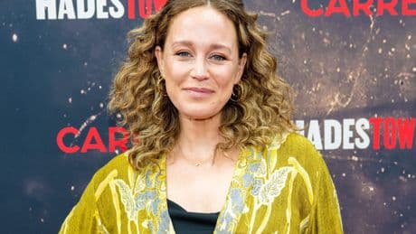 Hoogzwangere Anouk Maas (39) ’verslagen en geschokt’ door abrupte stop Mamma Mia! The party: ’Zo zuur en zonde’