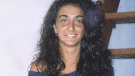 Simonetta Cesaroni uccisa a via Poma, ritrovato il dossier sparito (35 anni dopo): «Ci sono gli indizi sul killer»