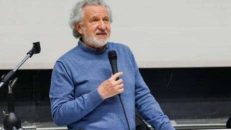 "Violenza chiama violenza". Odifreddi insiste, Meloni: "Spaventoso"