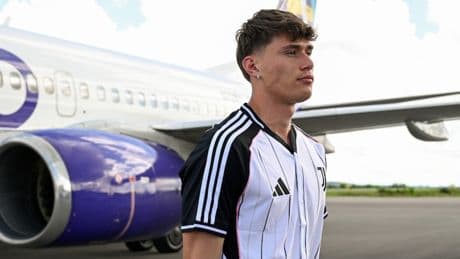 &quot;Un gol in finale al Mondiale&quot;: Savona, festa rinnovo e la Juve seconda pelle &quot;da quando ho 8 anni&quot;