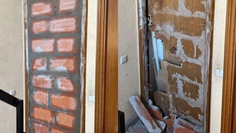 El okupa que usurpó el piso sin herederos de Latina denuncia a la comunidad por tapiar la puerta: "Es el mundo al revés"