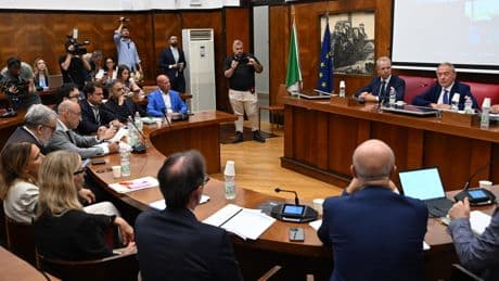 Ex Ilva, 48 ore decisive: riunione a oltranza al Mimit