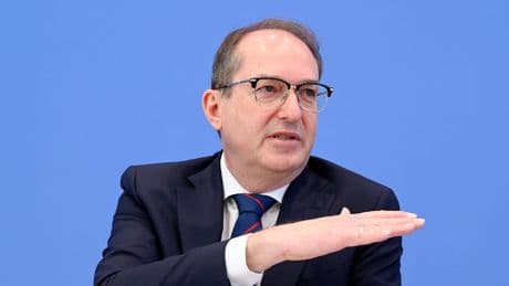 Dobrindt sicher - Geheim-Gutachten reicht nicht für AfD-Verbot
