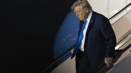 El presidente de Estados Unidos, Donald Trump, dice que no sabe si debe respetar la Constitución