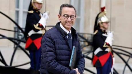 Aide à mourir: Retailleau dénonce un texte «déséquilibré», Line Renaud et Gabriel Attal prônent la «liberté de choix»