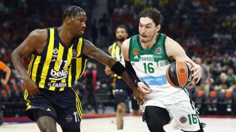 El Fenerbahçe se impone al Panathinaikos y ya espera rival en la final de la Euroliga gracias a su defensa y a su unidad 'B'