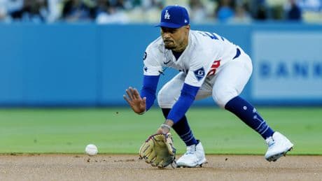Mookie Betts dealing with fractured toe, won't start against Yankees this weekend