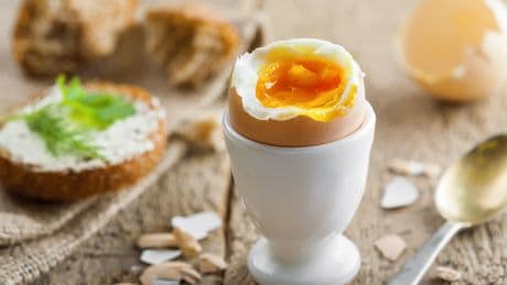 Perfektes Frühstücksei: Ein simpler Trick verhindert, dass es platzt