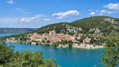 Ces élus de communes bordant de grands lacs ne veulent plus être traités comme des stations de bord de mer