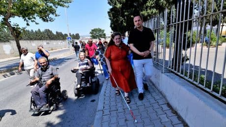Başkan Eşki engelleri yerinde gördü, çözüm için yürüdü