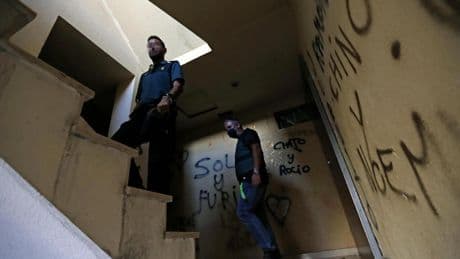 "Se vende piso okupado. Precio: tus libertades individuales"