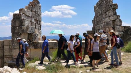 2000 yıllık çeşmenin suyunu içmek isteyen o şehre akın ediyor