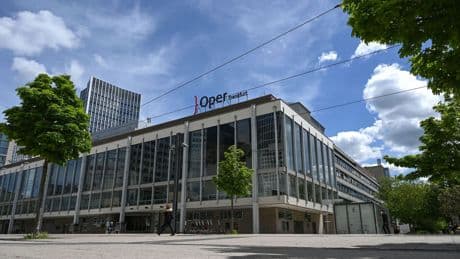 Hommage an Verein.: U-Bahnstation im Eintracht-Look wird präsentiert