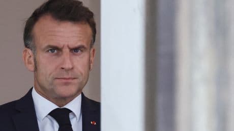 Guerre commerciale : l'UE n'a pas été assez «crainte», «nous n'en resterons pas là», affirme Macron