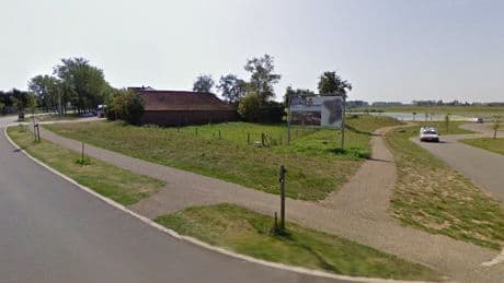 Belgische politie bezoekt parenclub: hoe eindigde gruwelijk vermoorde Bert (57) dood in auto in Nederland?