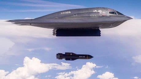 Da rifugiata a "Bomb Lady": la donna che ha cambiato la guerra contro Iran e Al Qaeda