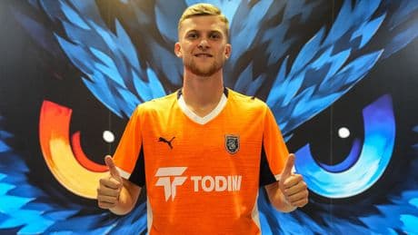 Başakşehir, Polonyalı milli futbolcu Jakub Kaluzinski'yi transfer etti