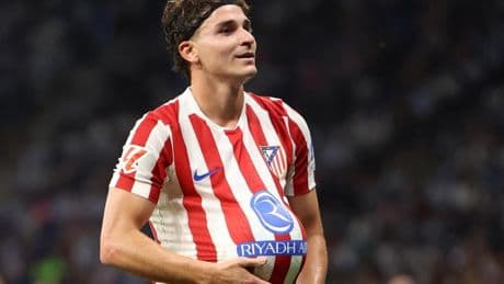 Julián abrió el marcador con un golazo de falta, y dedicatoria para su bebé