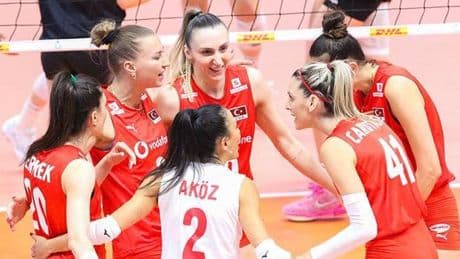 A Milli Kadın Voleybol Takımı, VNL'nin ilk etabı için Çin'e gitti
