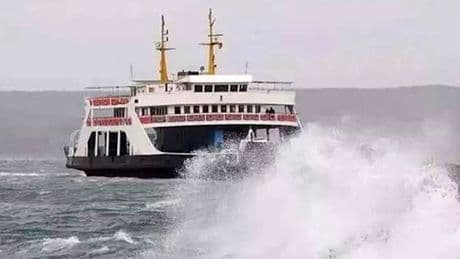 Erdek'te feribot seferleri iptal edildi