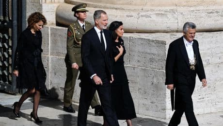 Sánchez tampoco asistirá a la apertura del papado de León XIV: irán los Reyes y Montero como "ministra de jornada"