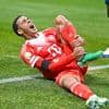 Musiala heeft gebroken kuitbeen na nare botsing met PSG-keeper Donnarumma