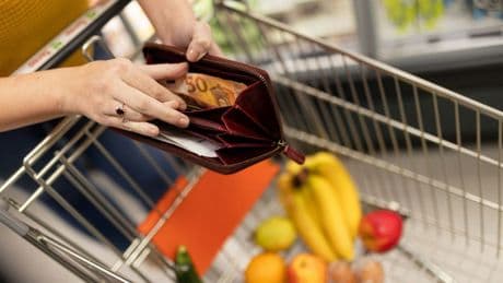 «Manger comme des paysans du Moyen Âge», la solution de TikTok pour se nourrir malgré l'inflation