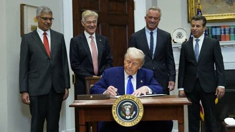 Trump tras suavizar los aranceles asiáticos: "La UE es más sucia que China en temas comerciales"