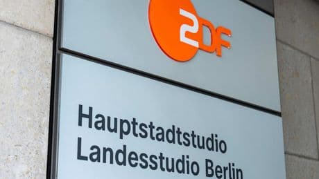 Aus Solidarität mit Maja T. – Vermummte blockieren ZDF-Hauptstadtstudio