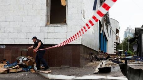 En direct, guerre en Ukraine : un mort et deux blessés dans des frappes russes sur Kiev