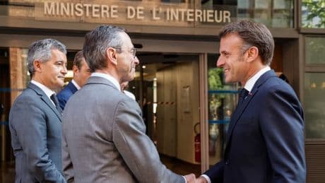 Une rencontre entre Emmanuel Macron et Bruno Retailleau reportée