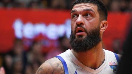 Basket : coup dur pour les Bleus, Vincent Poirier forfait pour l’Euro
