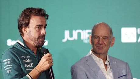 En Aston Martin no dan crédito a lo que hace Adrian Newey con el coche de Alonso: "Es realmente impresionante"