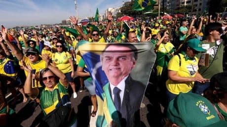 El Tribunal Supremo de Brasil ordena el arresto domiciliario de Jair Bolsonaro