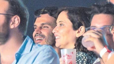 La jueza procesa a la pareja de Ayuso 13 meses después de negarse a declarar sobre los delitos fiscales