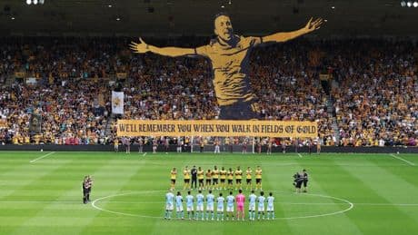 La familia de Diogo Jota asiste al emotivo homenaje en el Molineux