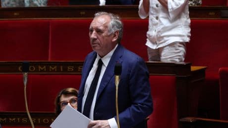 François Bayrou est-il devenu le premier ministre le plus impopulaire de la Ve République ?