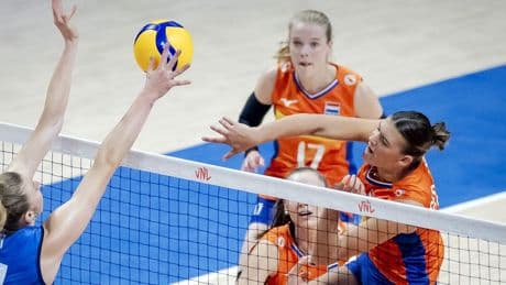 Volleybalsters kunnen niet stunten tegen Italië en missen finaleronde Nations League