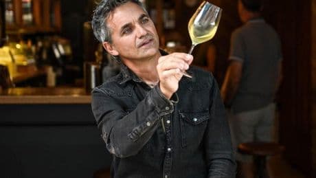 El mago de Balmaseda que hace vinos que sientan bien
