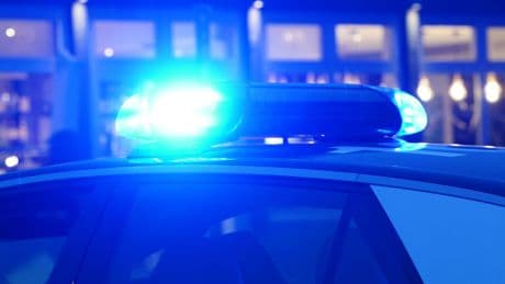 Kriminalität: Frau durch Explosion von Pyrotechnik verletzt