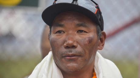 🌟The Bright Side: Famed Sherpa guide breaks own record by climbing Mount Everest for 31st time