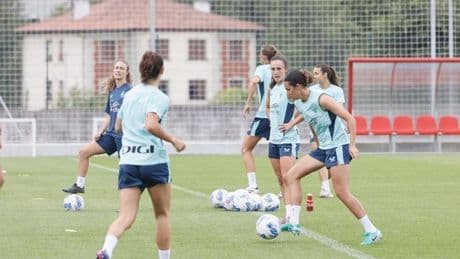 El nuevo técnico del femenino quiere un Athletic «intenso y protagonista con el balón»