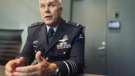 Onno Eichelsheim, comandante de las Fuerzas Armadas de Países Bajos: "Rusia está regenerando sus tropas, podría atacar un año después de un alto el fuego"