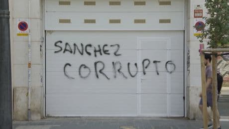 Ábalos denuncia a la Policía las pintadas en su casa de Valencia y carga contra el &quot;hostigamiento mediático&quot;