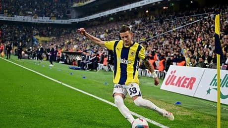 Fenerbahçe'de Sebastian Szymanski'den şaşırtan hareket!