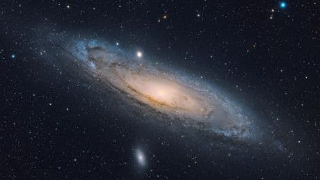 Des astronomes découvrent un étrange regroupement de galaxies, toutes pointées dans notre direction