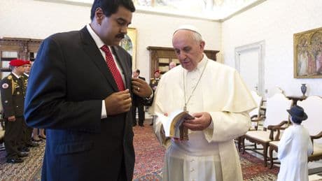 El Papa Francisco y las dictaduras latinoamericanas: ambigüedad en Venezuela, liberaciones en Cuba y pelea frontal con Ortega